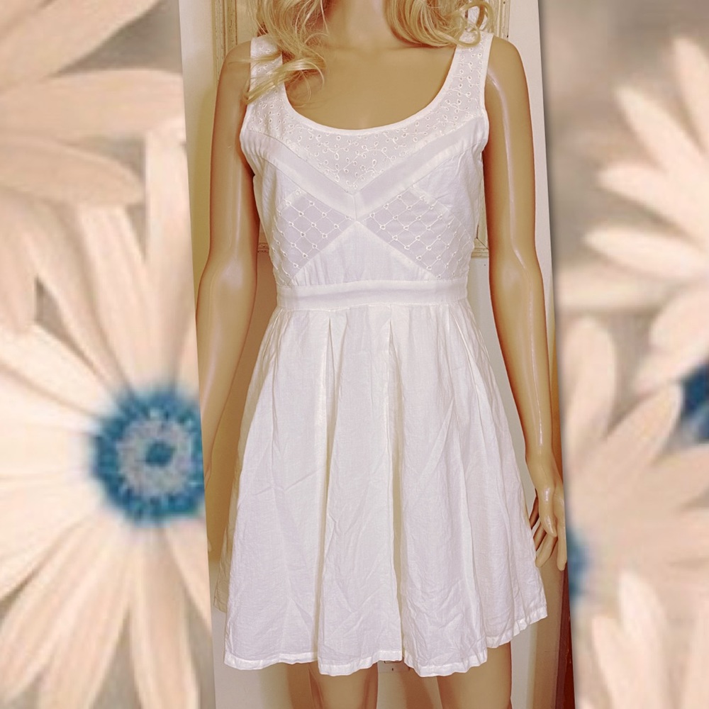 AMERICAN EAGLE LACEY WHITE SUMMER SKATER DRESS 4
